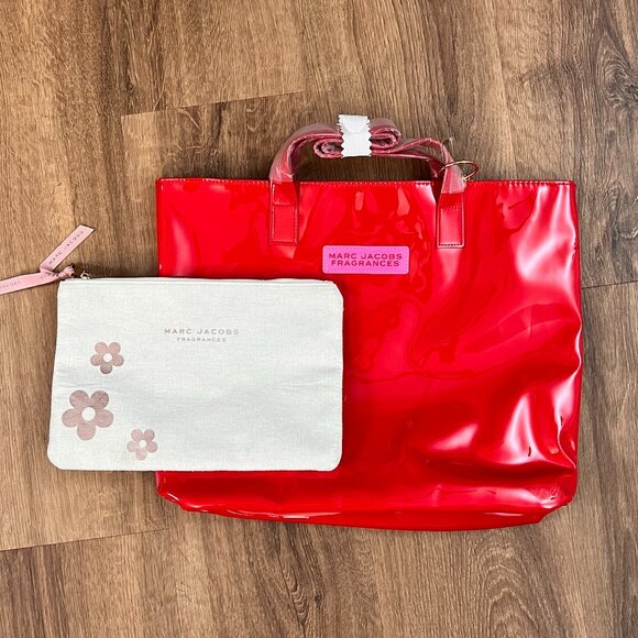 NEW Marc Jacobs Red Faux Patent LeatherTote Bag Daisy Charm and Flower Pouch - Picture 1 of 16